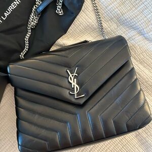 Yves Saint Laurent💖 - LOULOU MEDIUM IN MATELASSÉ “Y” LEATHER